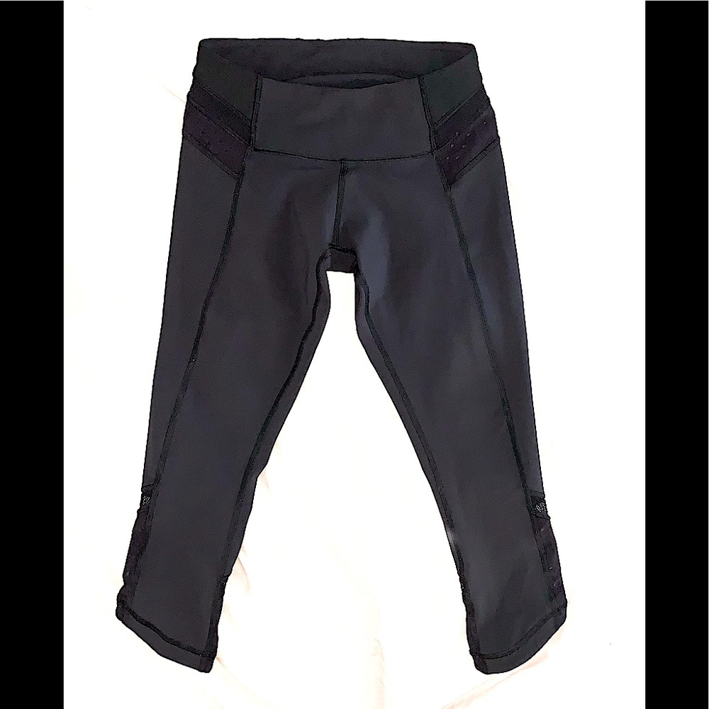 Lululemon Athletica Black Just Breathe Crop Yoga Pants Leggings Sz 2